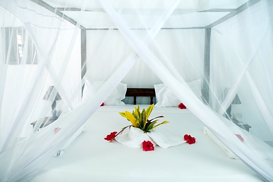 Makuti Beach Bungalows