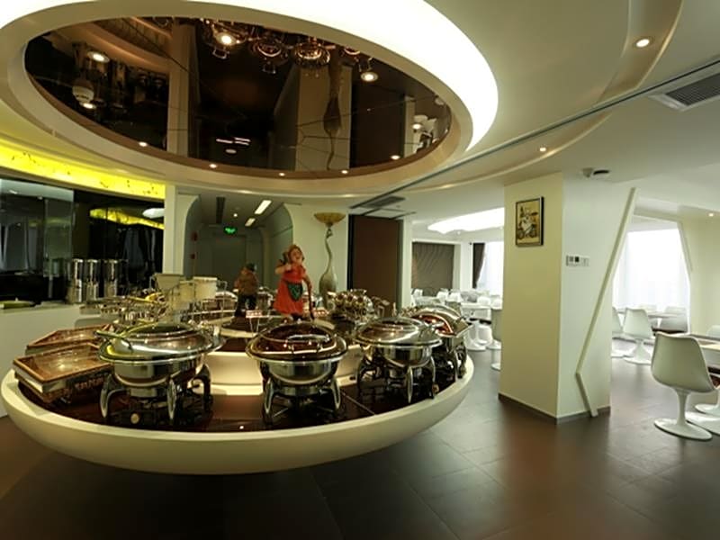 Planet Hotel