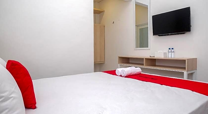 RedDoorz Syariah @ Tlogosari Semarang