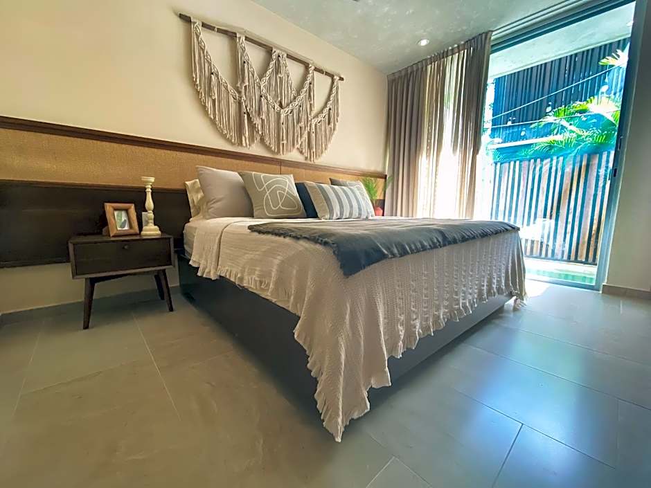 Stylish 2BR Apt Private Pool, Terrace, Fast WiFi Tulum A102