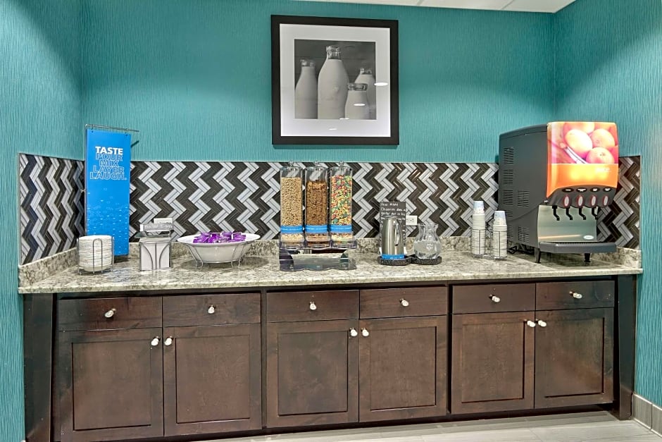 Hampton Inn By Hilton & Suites Albuquerque Airport