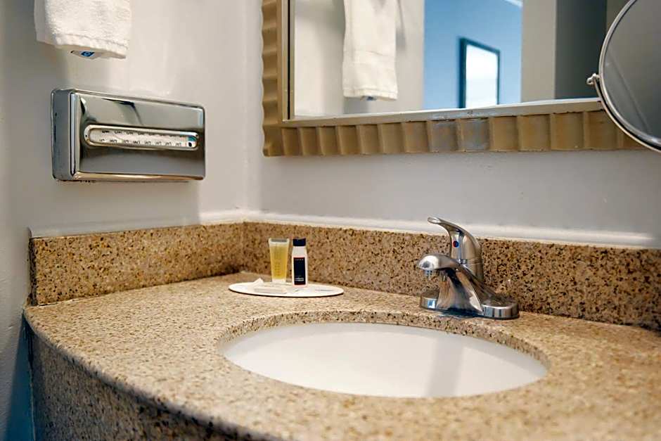 Days Inn by Wyndham West Covina