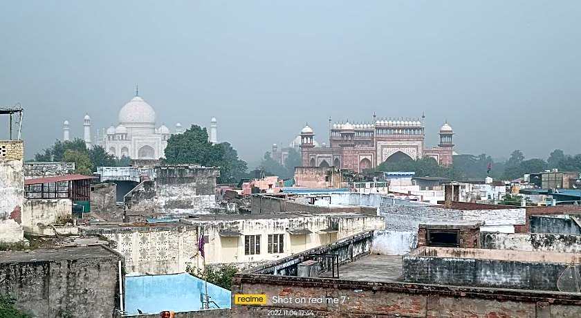 HOTEL SIDHARTHA (600 meters from Taj Mahal)