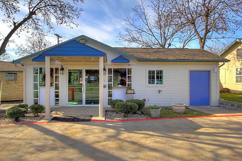 Motel 6-Kerrville, TX