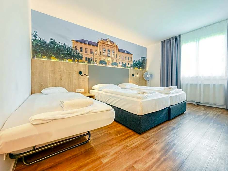 Hotel Sachsengang - free parking, near U1 & U2