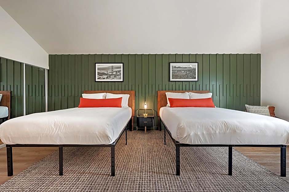 Bodega Coast Inn and Suites