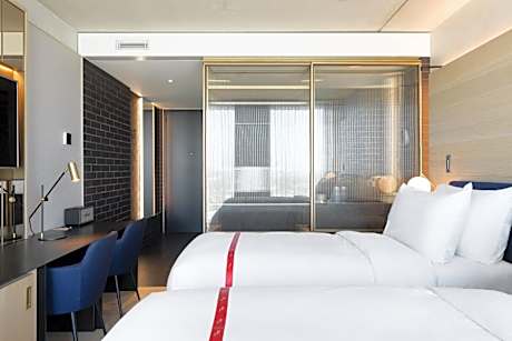 Cozy Twin Room