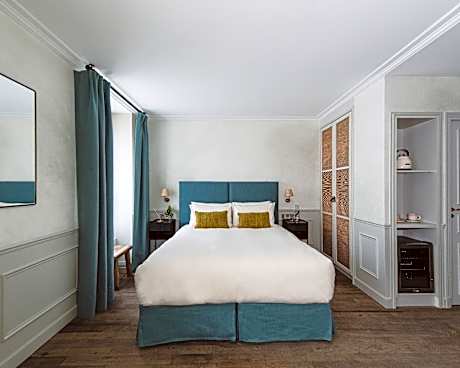 Superior Quad Room, Guest room, 4 Twin/Single Bed(s)