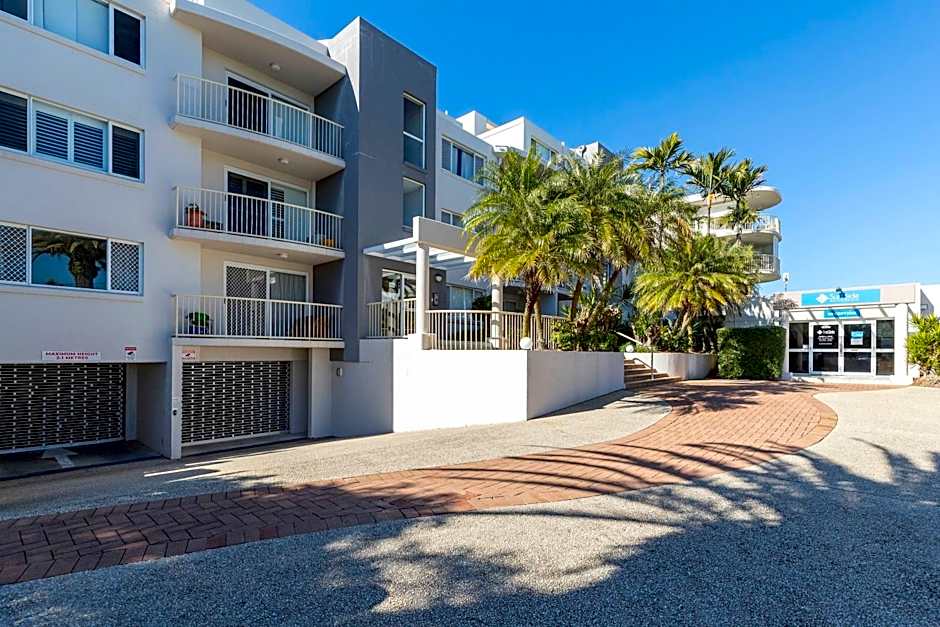 Surfside Buddina Beachfront 3bed Apt - Direct Beach Access