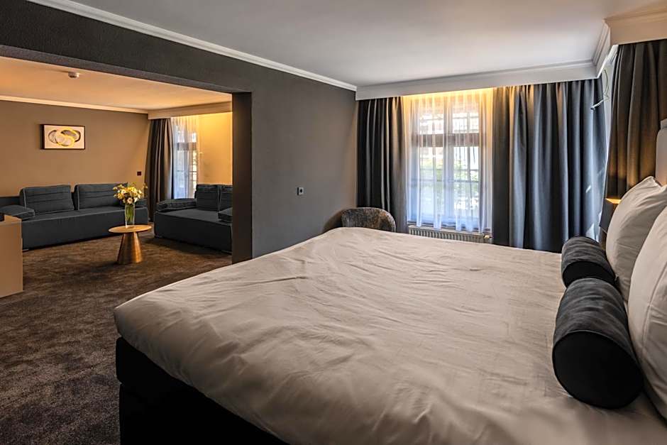 Square Boutique Hotel & Brasserie