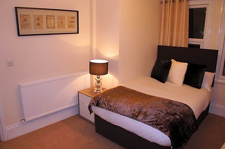 Sapphire Hotel London