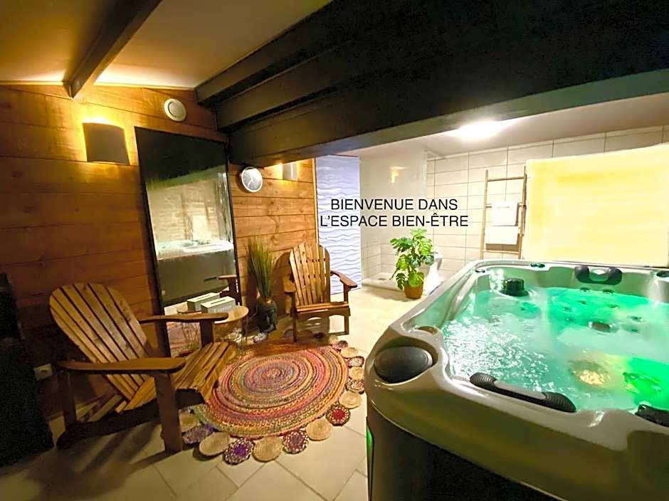 Ô Clair de Lune au cœur de Sarlat - Chambres climatisées - Parking privé - Piscine chauffée - Spa et massages
