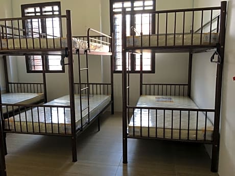Bed In Dormitory Capacity 8