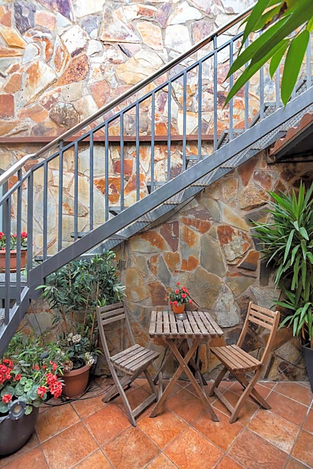 Hostal House