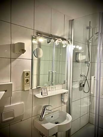 Basic Double Room
