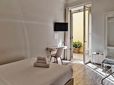 Deluxe Queen Room