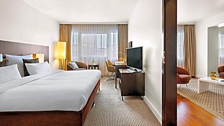 1 King Grand Suite Quiet High Floor