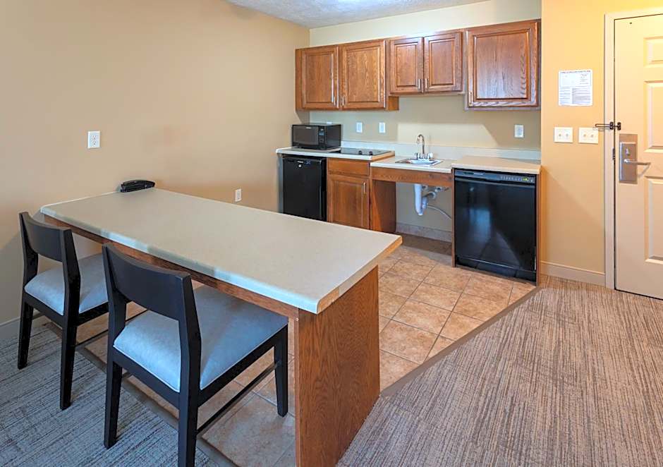 GrandStay Inn & Suites of Luverne