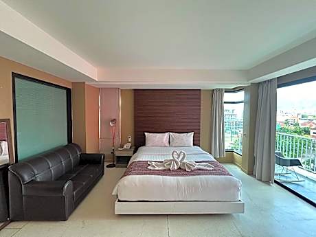 Deluxe Double Mountain View