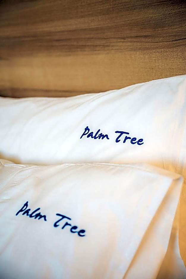 Palm Tree Beach Suites, by ZanteWize