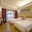 Vienna Hotel Zhuhai Xiangzhou Qinglv Road Theater