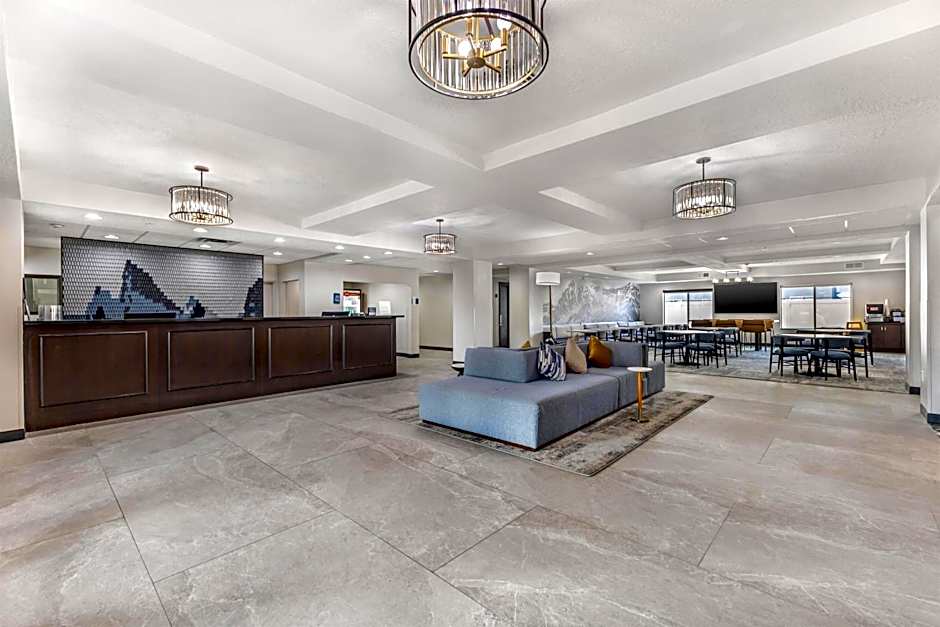 Best Western Plus Airport Inn & Suites