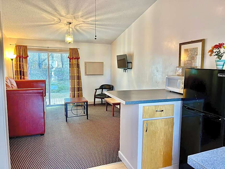 Saco River Motor Lodge & Suites
