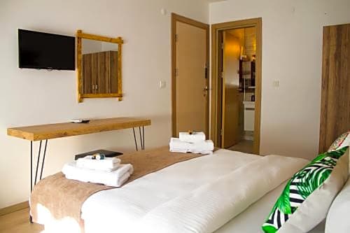 Lavinia Otel