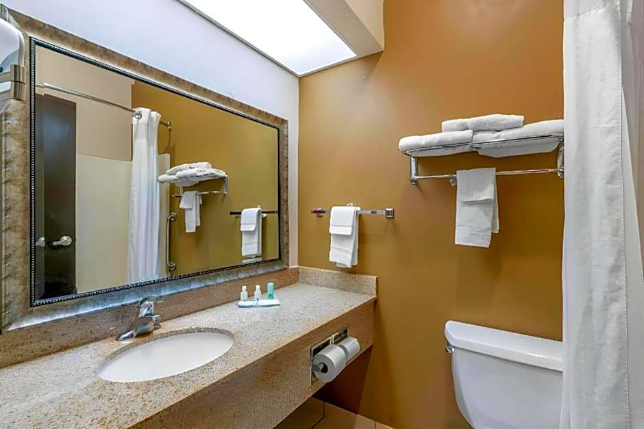 Quality Inn & Suites Jefferson City