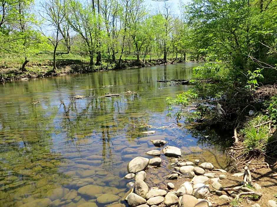 River Place Inn & Cabins