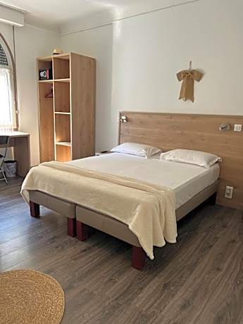 Family Room (2 Adults + 2 Children)