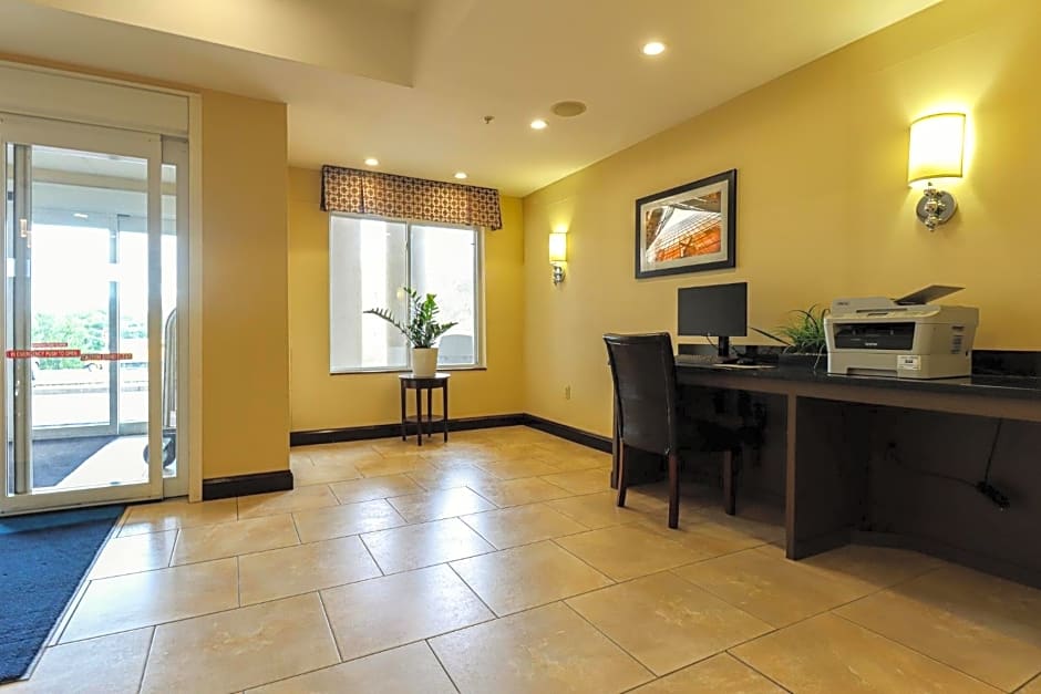 Holiday Inn Express and Suites Meriden By IHG