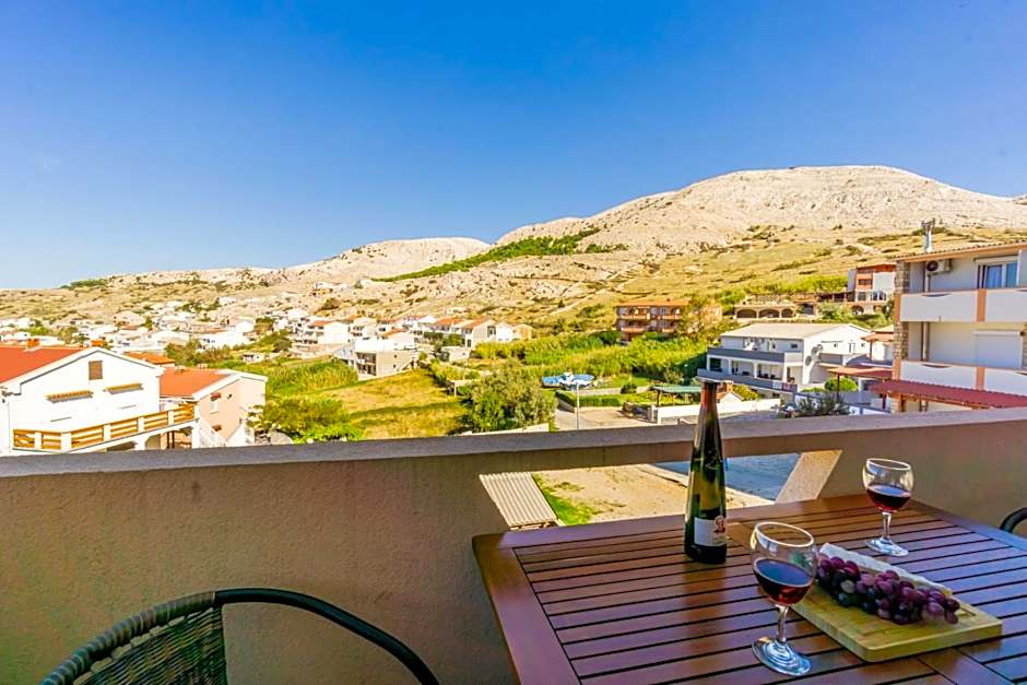 Apartment and Room Bacic