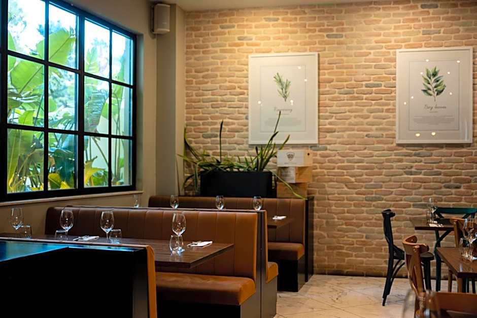 XVI Suites - Adults Only