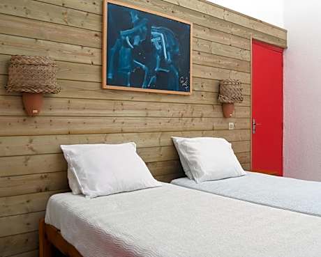 Family Room with Garden View