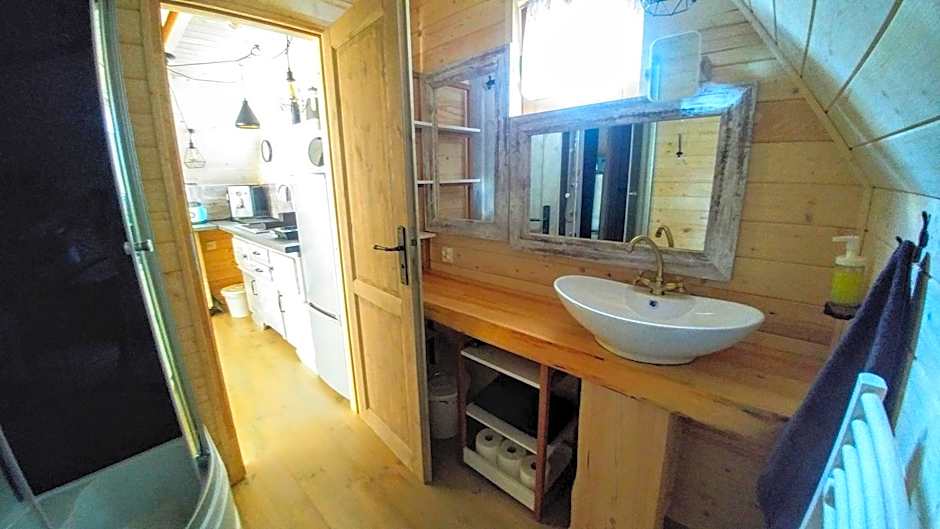 Osada pod Beskidem- chatki całoroczne