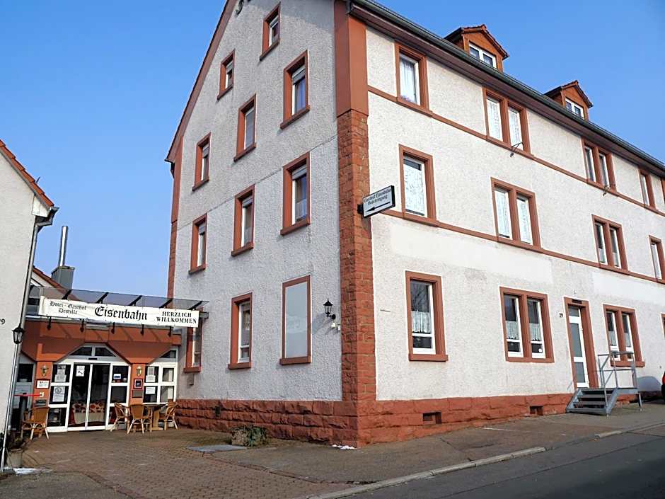 Hotel-Gasthof-Destille-Eisenbahn