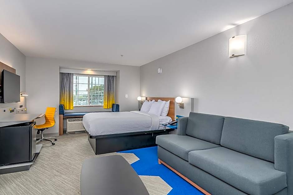 Microtel Inn & Suites By Wyndham Montgomery