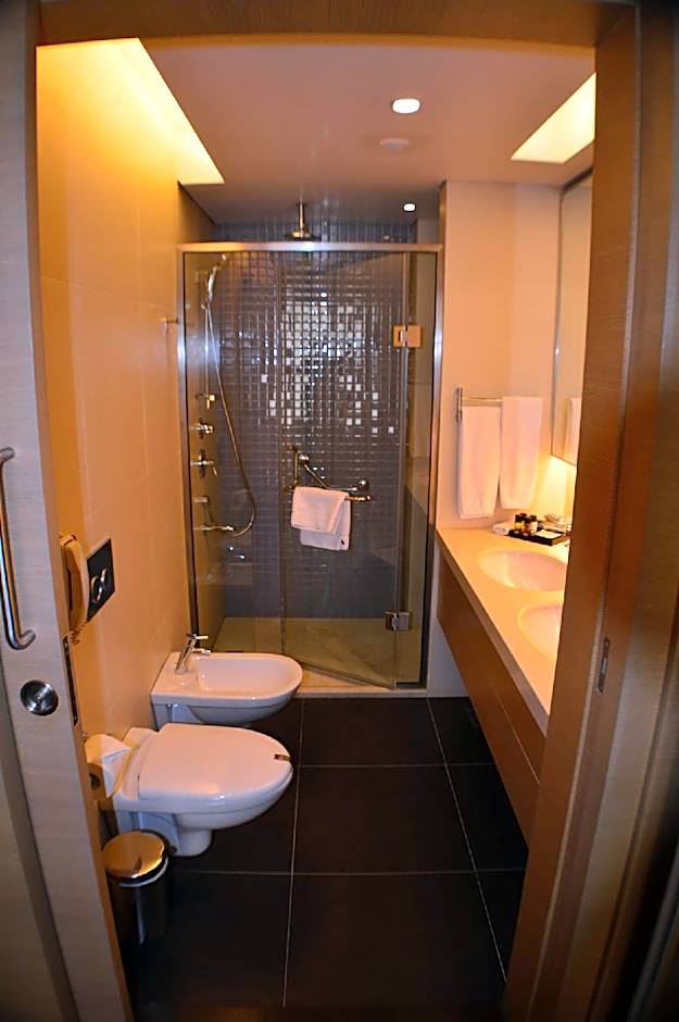 Saifi Suites