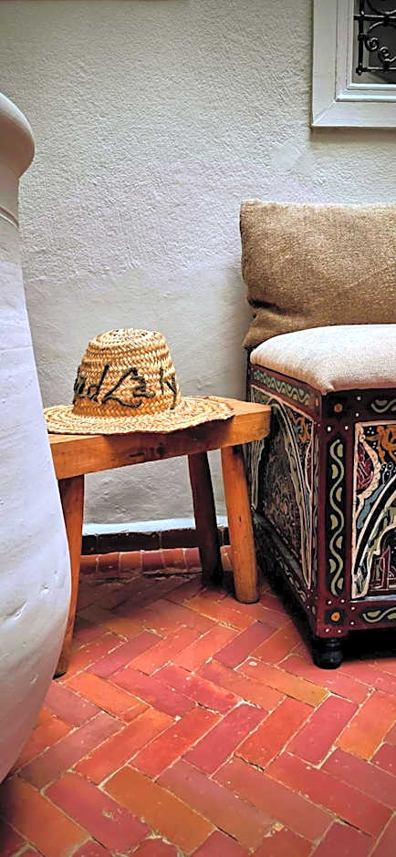 Riad Laly Tourisme Eclairé Le bijou de la medina