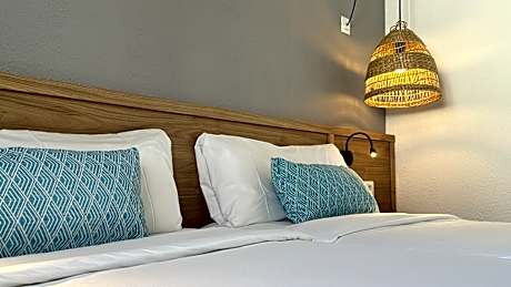 BUNGALOW TWO BEDROOMS 3 ADULTS  + 1 CHILD