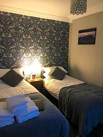 Standard Twin Room with Garden View