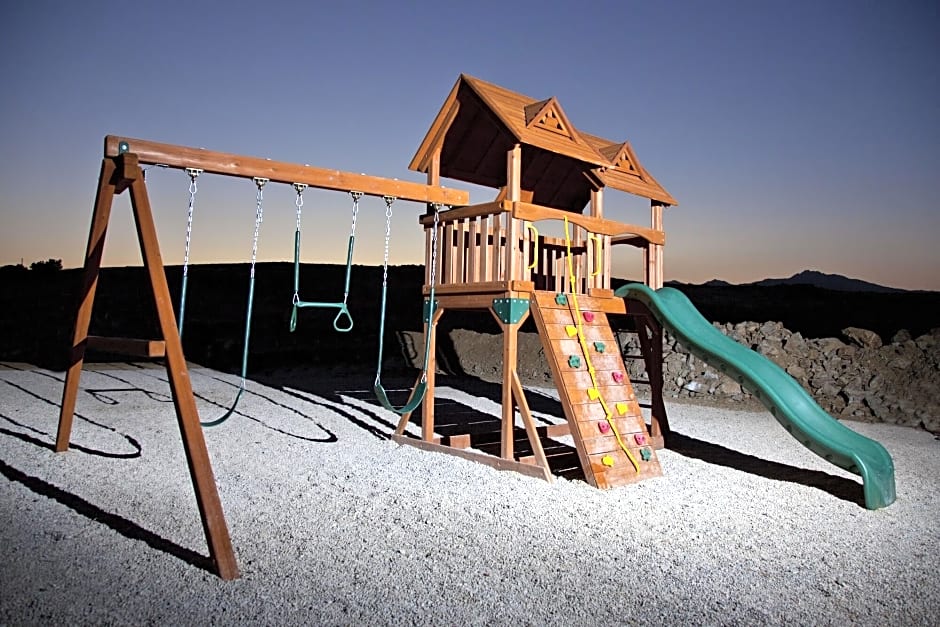 Elenis Village Suites