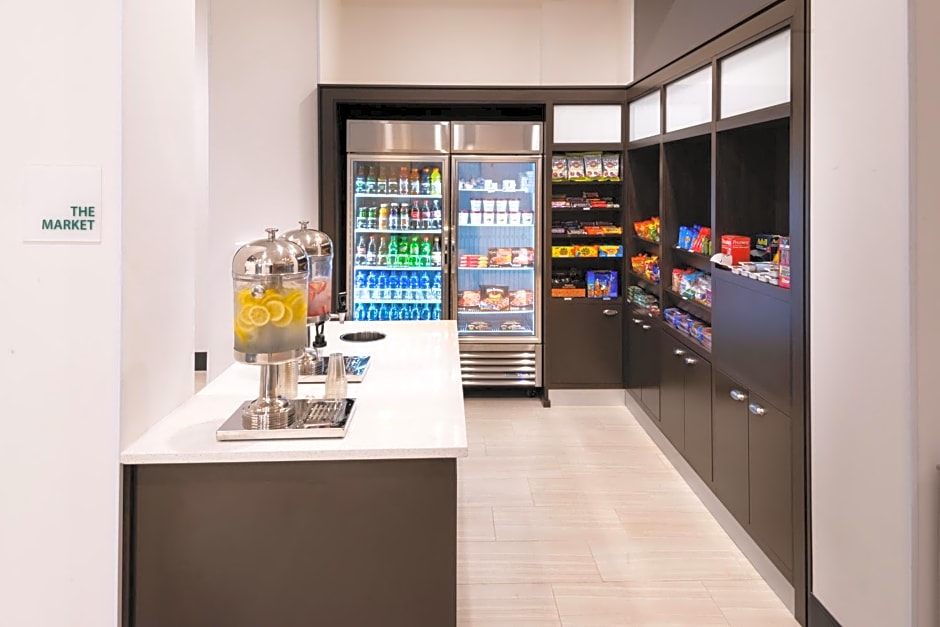 Holiday Inn & Suites - Farmington Hills - Detroit NW, an IHG Hotel