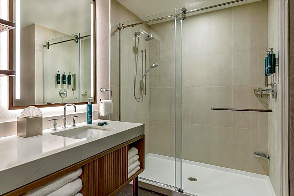 DoubleTree by Hilton Hotel Burlington Vermont