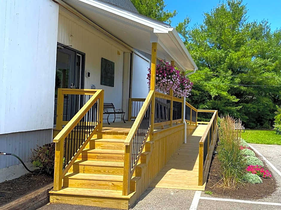 Lake Ontario Motel & Inn