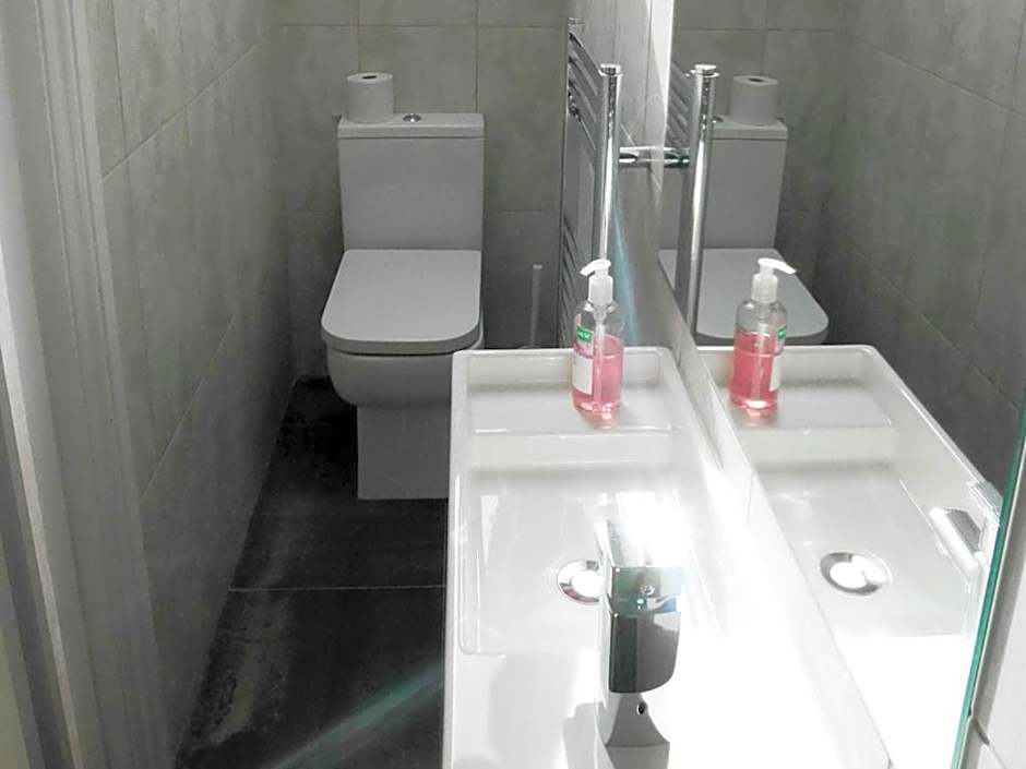 Kew Studios and Rooms