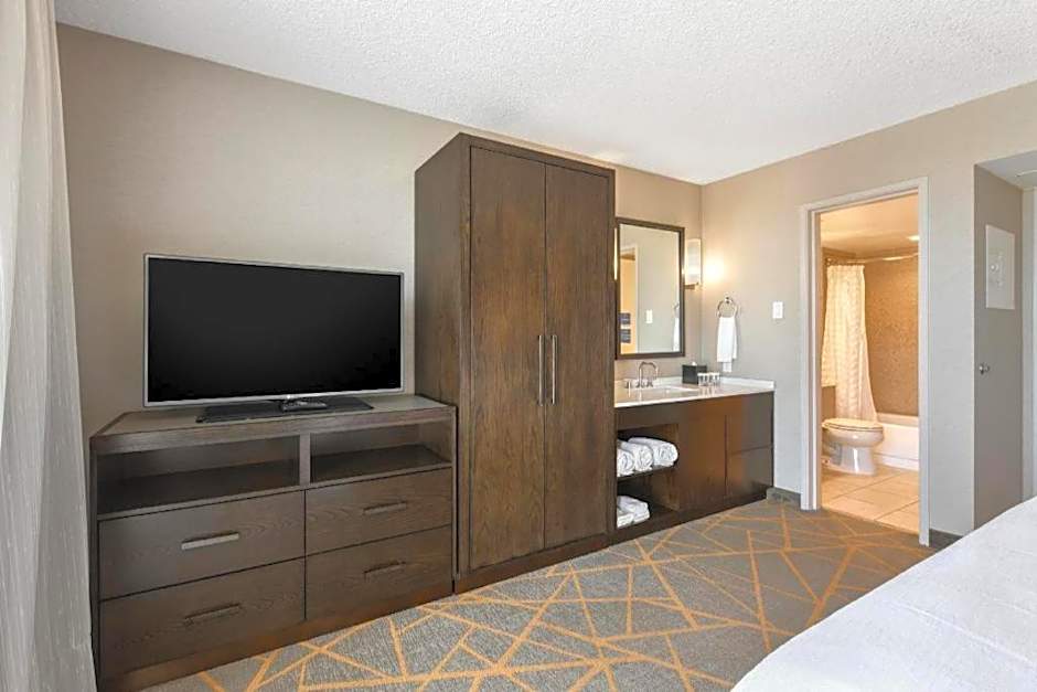 Embassy Suites Denver Tech Center North – Denver, CO