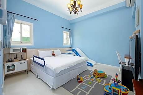 Deluxe Double Room (2 Adults + 1 Child)