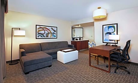 2 Room Suite-2 Queen Beds-Nonsmoking